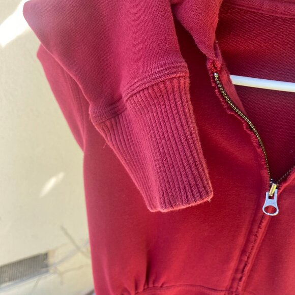 Women's Red Caslon Sweatshirt Size Medium - Picture 3 of 10